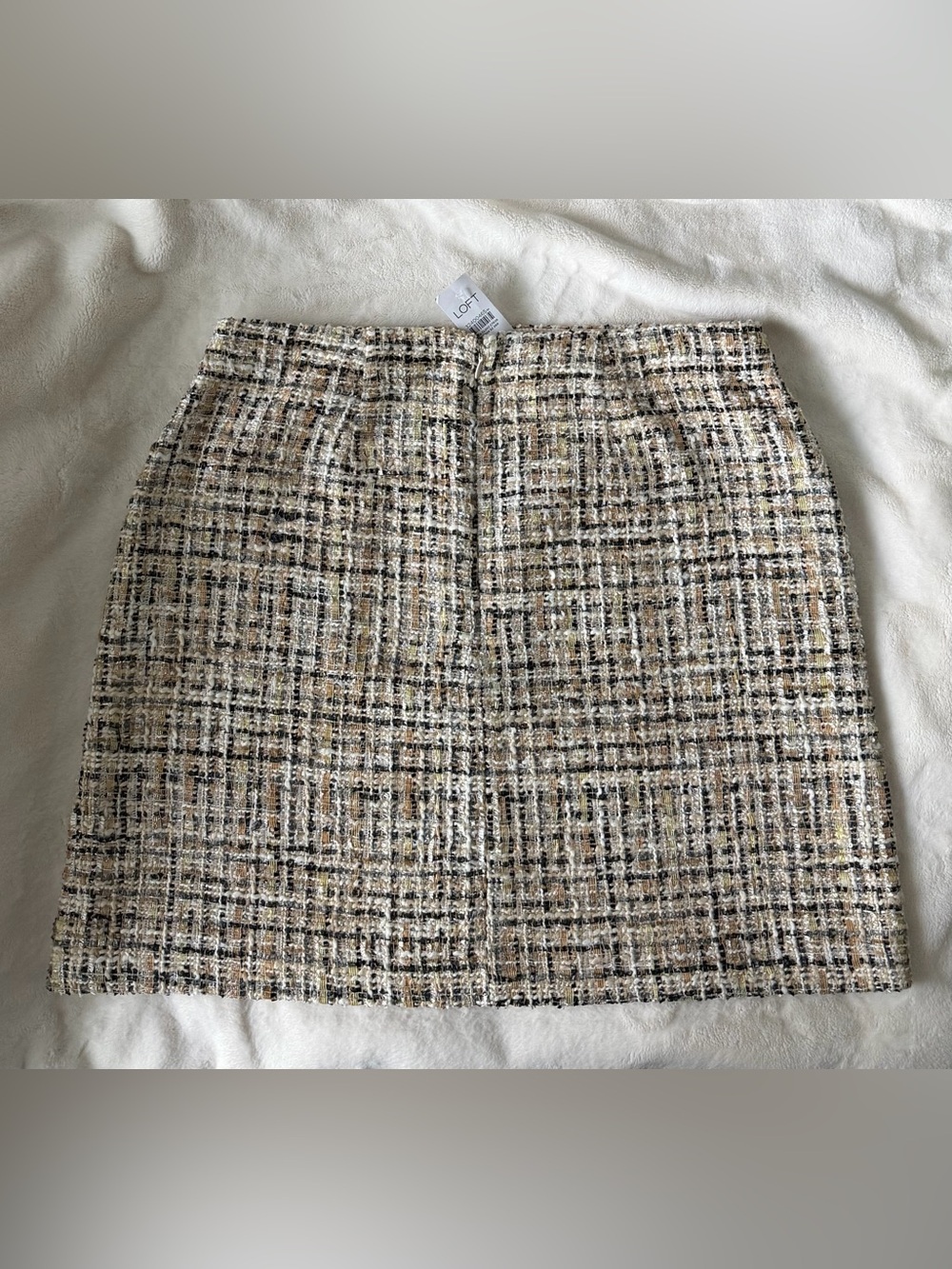 NWT LOFT Neutral Shimmer Tweed Mini Skirt - Size 8 - Picture 2 of 5